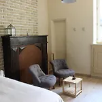 Le Petit Beurre Beaune (Cote d'Or)
